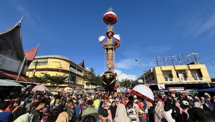 Festival Tabuik 2025 Dorong Ekonomi dan Wisata Pariaman