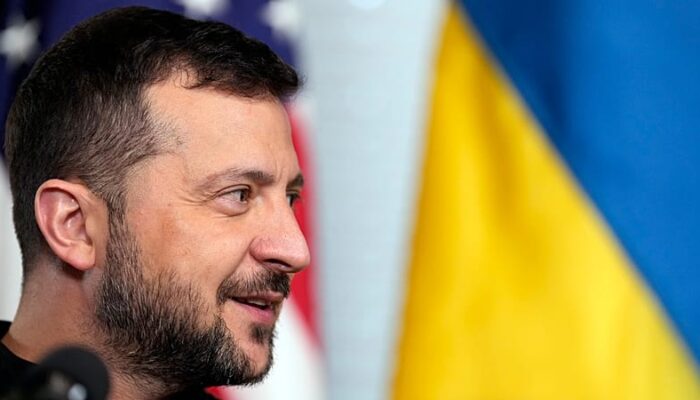 Zelenskyy Meets Trump in Florida for Key Talks